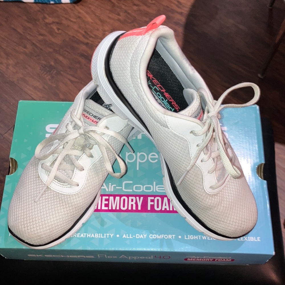 Skechers white memory foam sneakers size 7.5